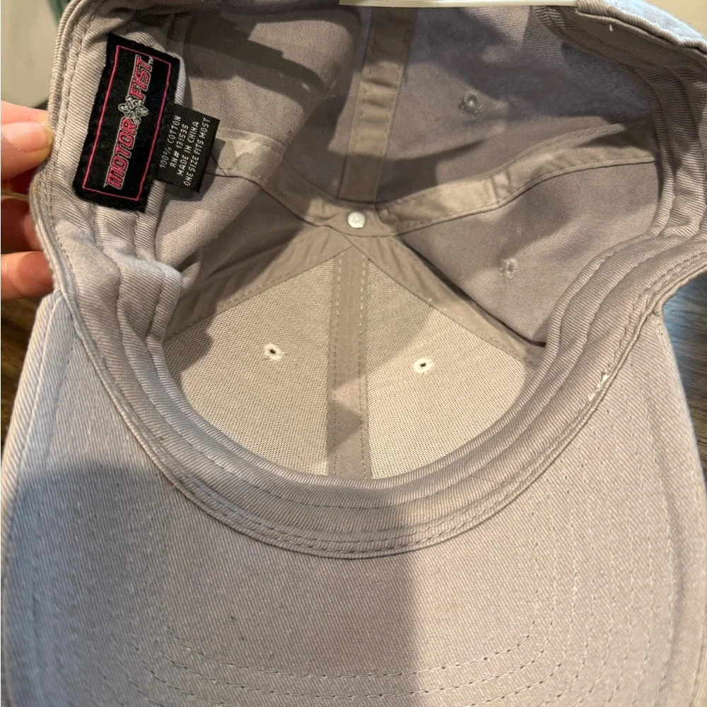Women’s hat - Picture 2 of 2